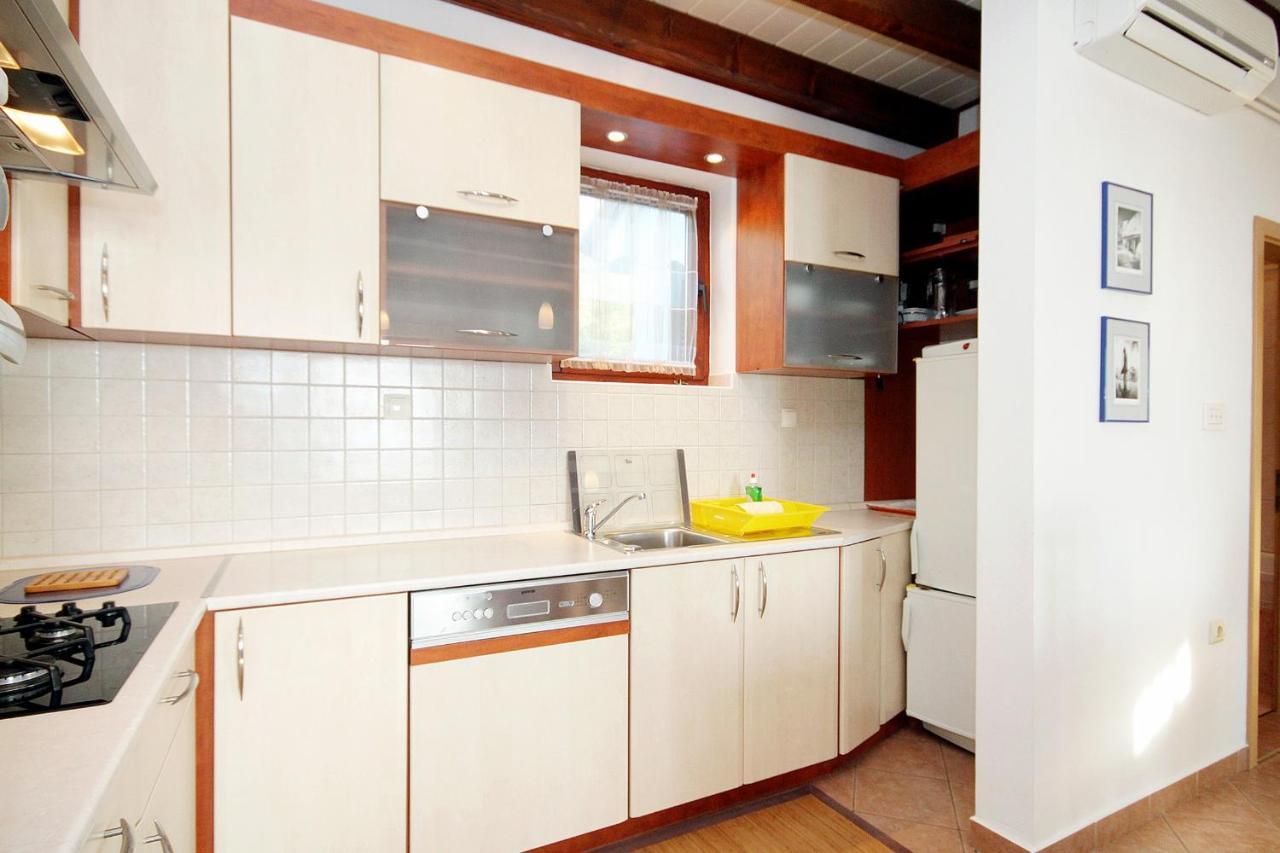 Apartment Klenovica 5580B Exterior photo